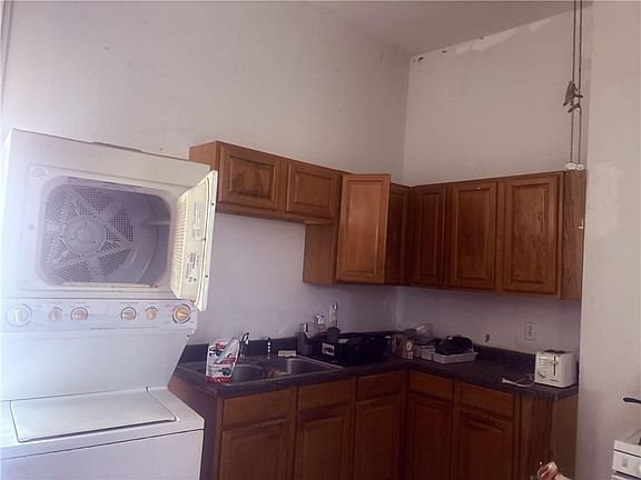 5th image of 2613 1st St