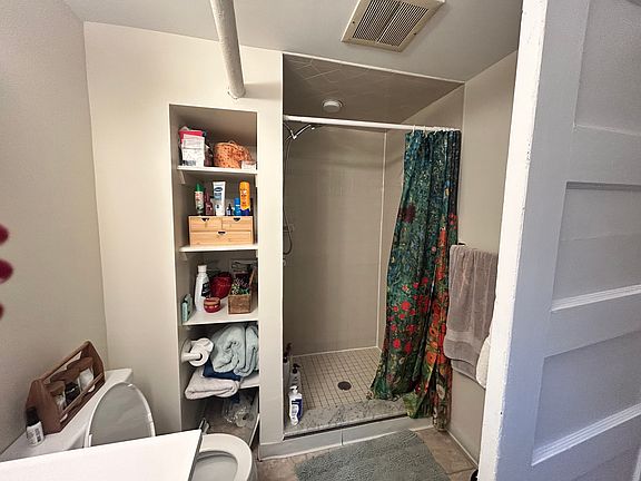 5th image of 6 Beaufort Rd #2A
