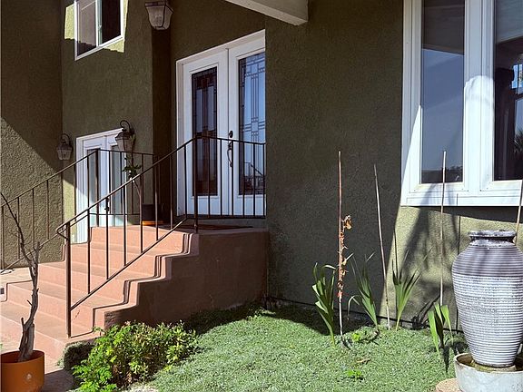 3rd image of 1860 N Claudia Ave