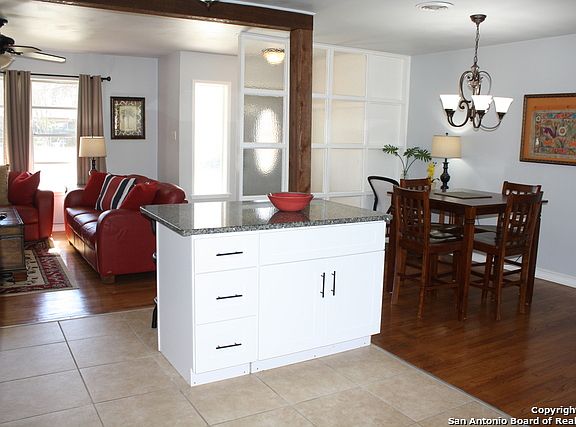 4th image of 463 Sandalwood Ln