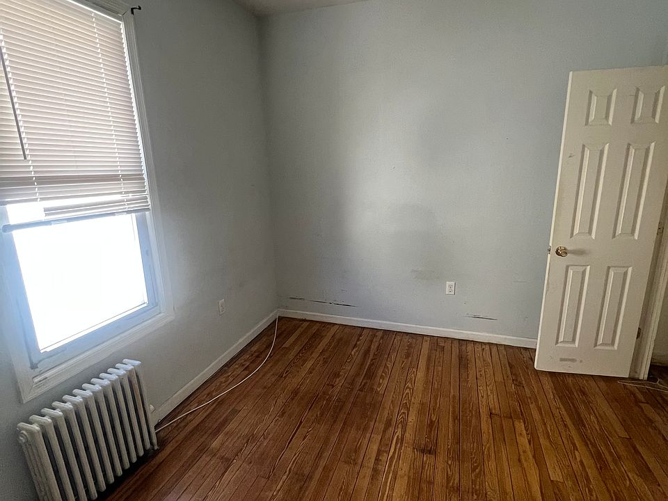 1st image of 15 Courtland St #2R