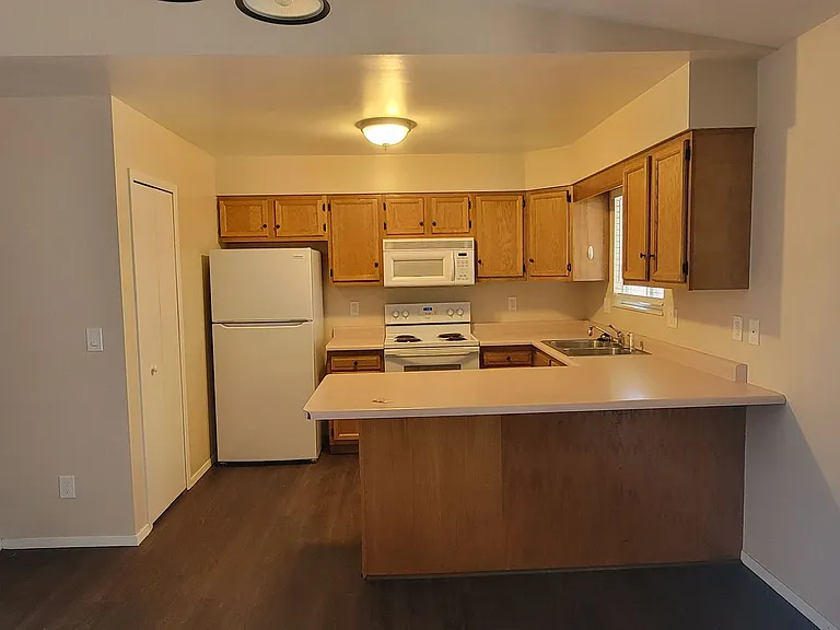 121 Rio Grande Dr — Photo 4