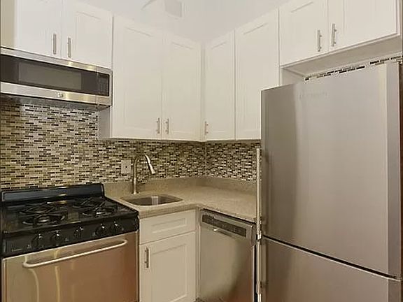 2nd image of 313 E 78th St APT 3C