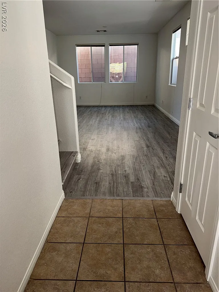 3 bed, 2.5 bath, 1547 sqft, $1,900 — Photo 4