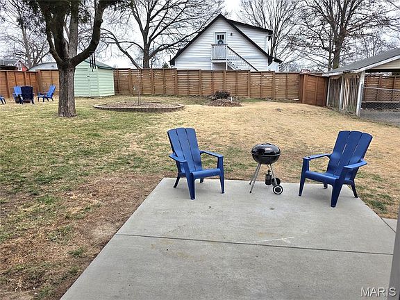 2nd image of 1200 N Benton Ave