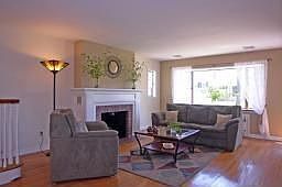 living room w/fireplace