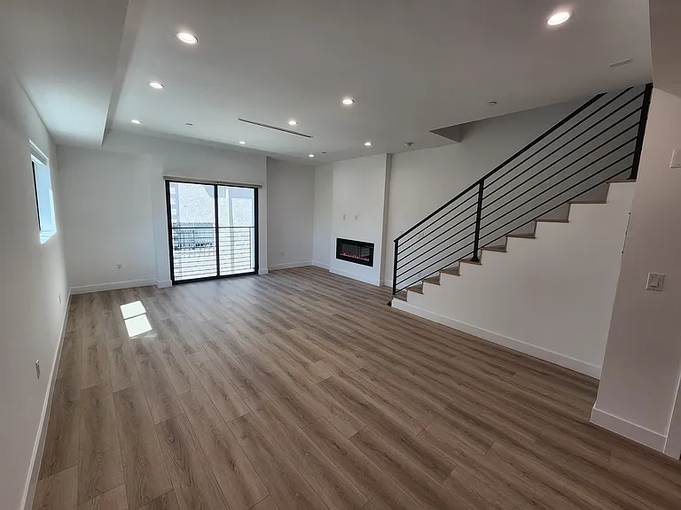 6061 Fulton Ave #8 — Photo 26