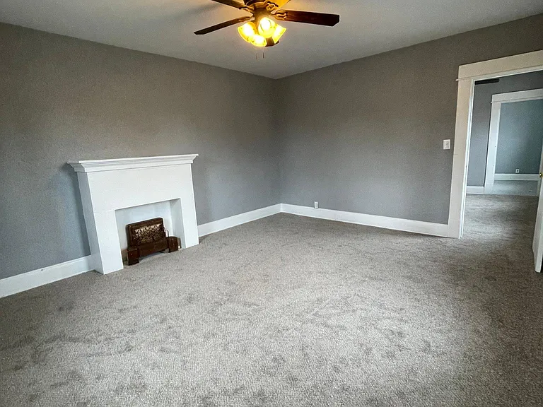 457 Thurman Ave — Photo 5