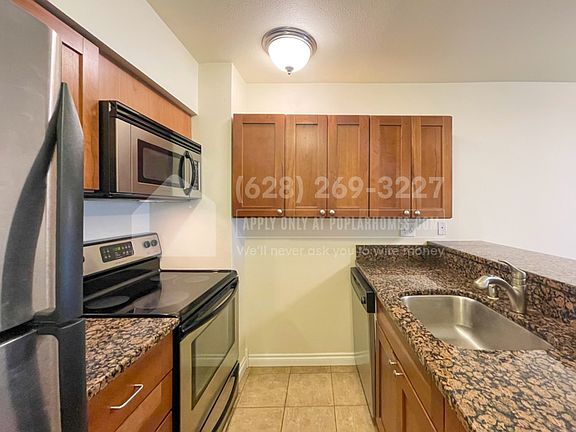 5th image of 3926 1st Ave NE