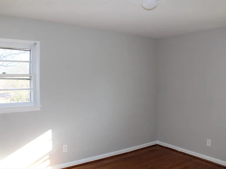 611 Mobile St — Photo 14