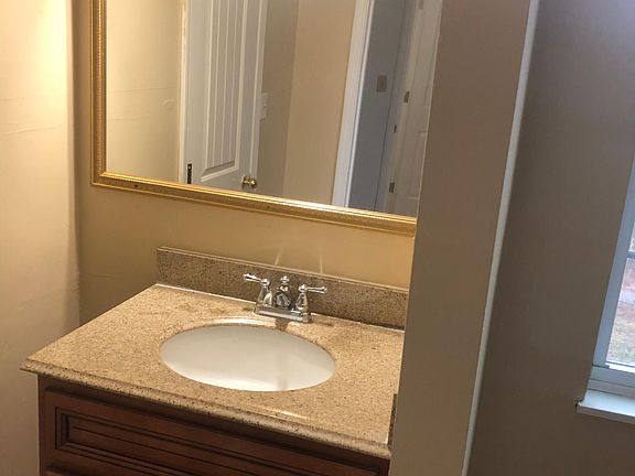 5th image of 9125 Cedarpark Ln APT B