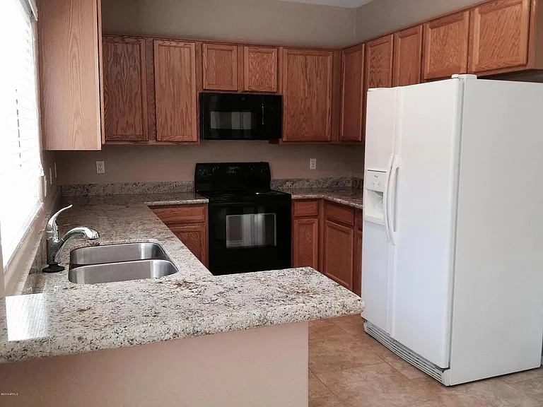 2027 E University Dr #113 — Photo 6