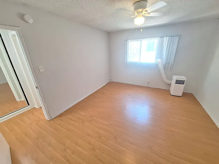 428 S Sherbourne Dr #5 — Photo 11