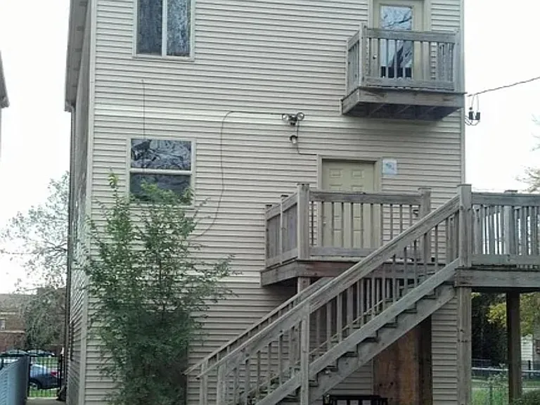 7916 S Parnell Ave #1 — Photo 2