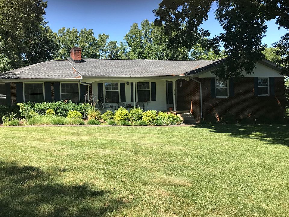 1st image of 302 Woodside Dr