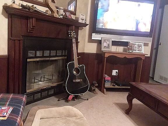 LR w/fireplace