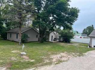2152 River Rd, Petoskey, MI 49770