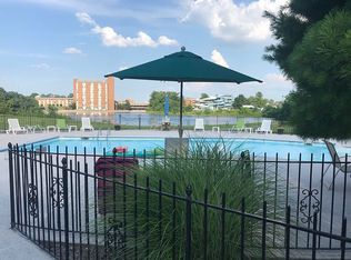 51 Lakeshore Dr, Clarksville, IN 47129