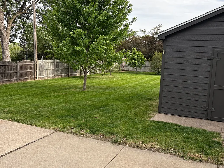4207 Grover St — Photo 16