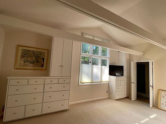 Primary Vaulted 21x 11 sf
