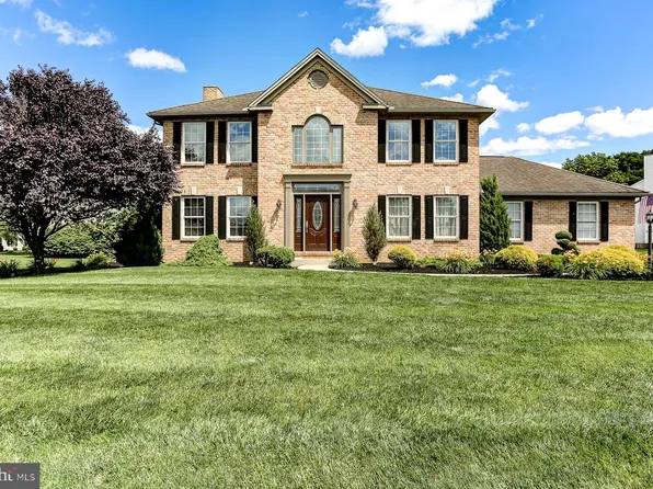 35 Millstone Dr, Palmyra, PA 17078