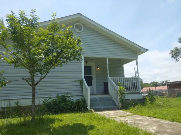 1143 Hickory St, West Blocton, AL 35184