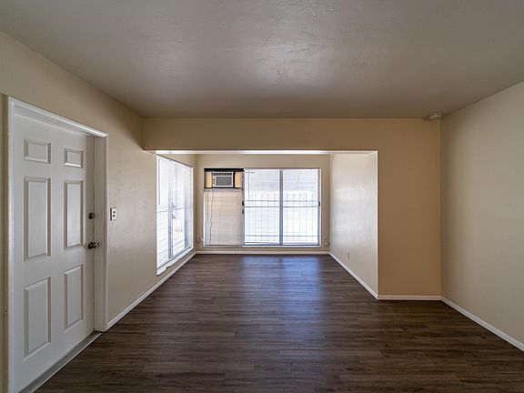 4th image of 420 NE 1st Ave #3