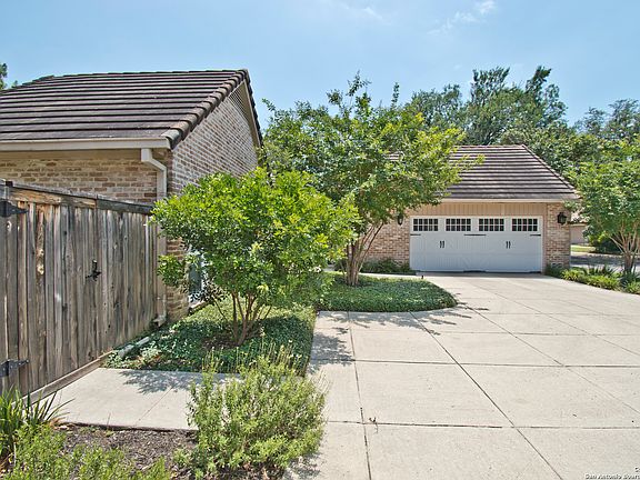 2nd image of 8 Kensington Ct