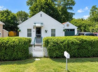 102 Tallman Ave, Portsmouth, RI 02871
