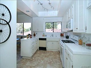 4th image of 11560 Moorpark St APT 201