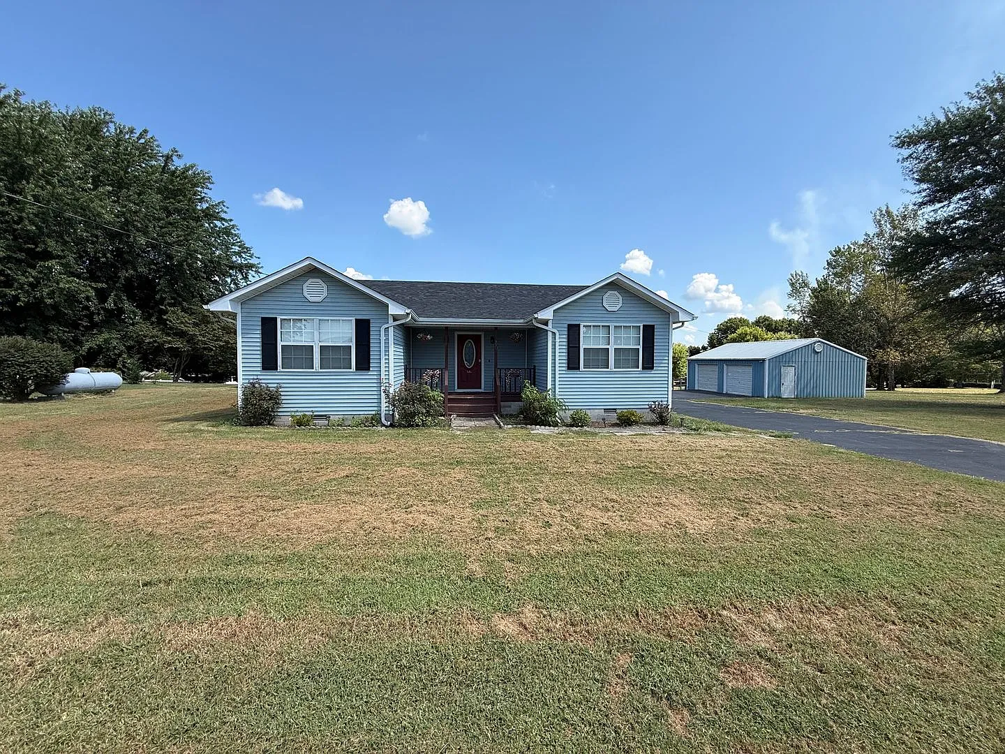 3 Bed/2 Bath House with Large 2 Car Detached Garage — Photo 2