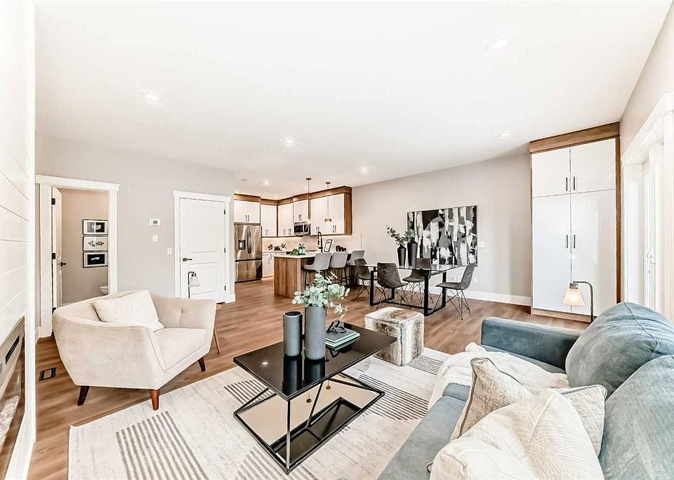 1st image of 722 S 53rd Ave SW