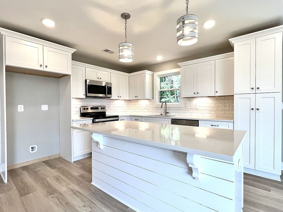 1st image of 727 Hollie Way