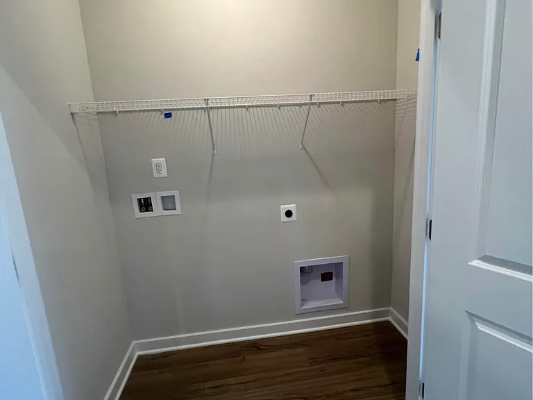 217 Willis St — Photo 14