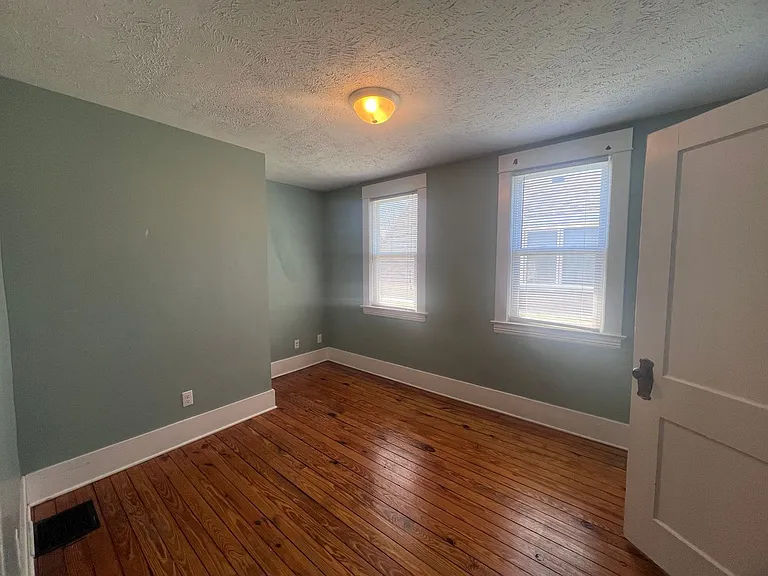 1040 Powers Ave NW — Photo 35
