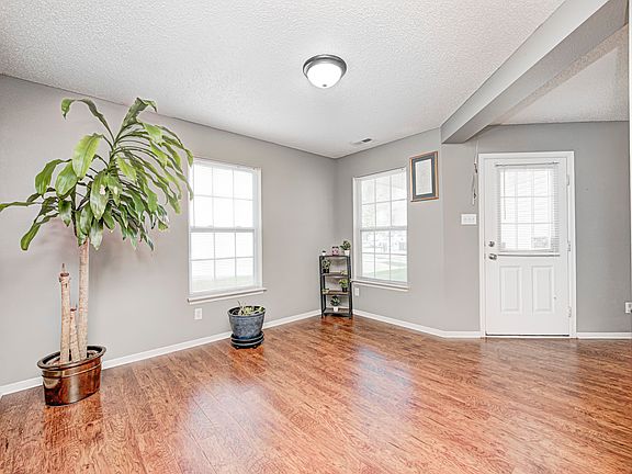 3rd image of 10763 Zimmerman Ln