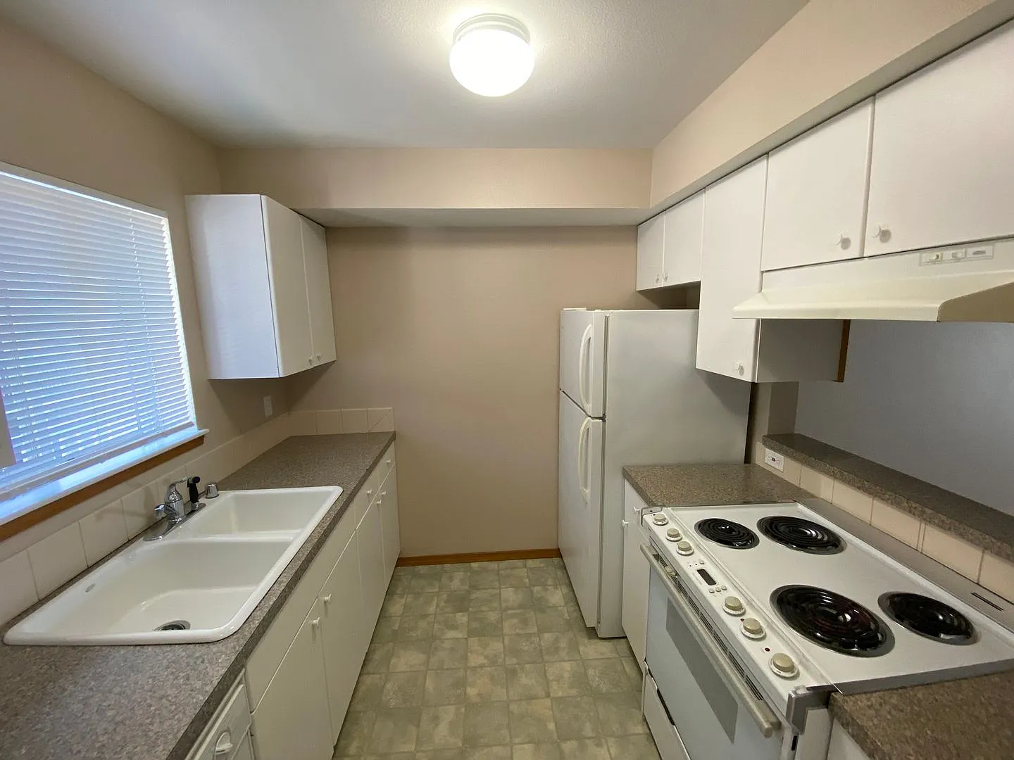 2715 W. Maplewood Ave #224 — Photo 2