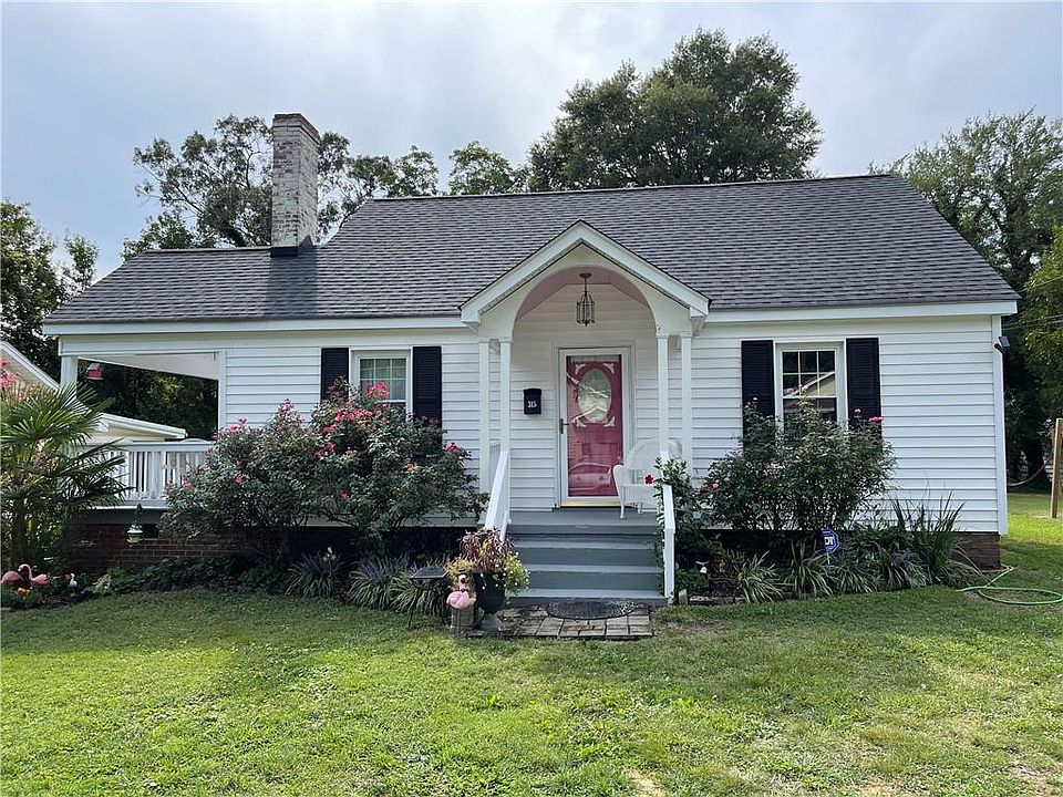 1st image of 315 Georgia St