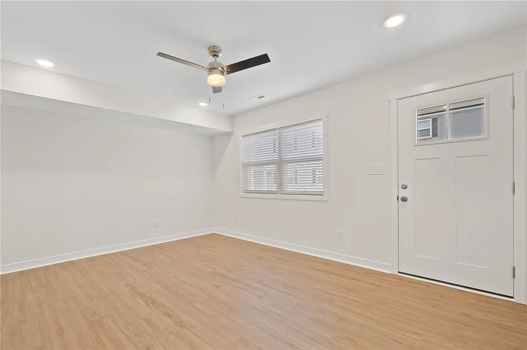 2 bed, 1.5 bath, 1188 sqft, $1,895 — Photo 4