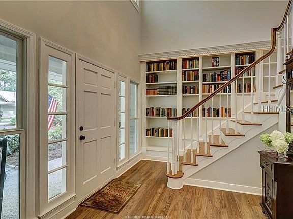 5th image of 42 Crooked Pond Dr