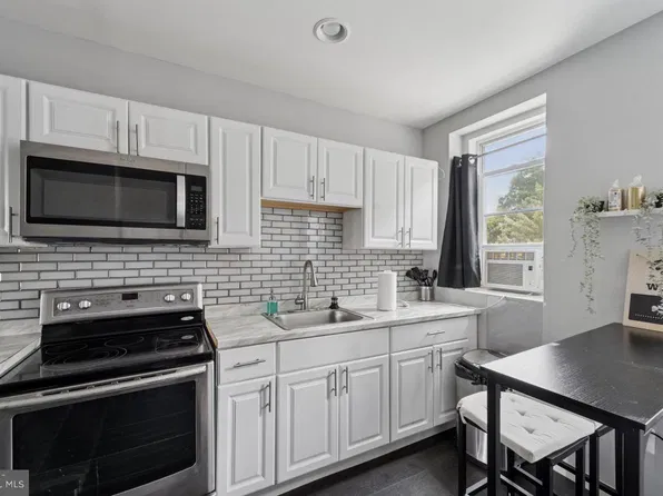 7018 Woodland Ave, Philadelphia, PA 19142