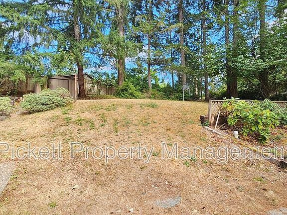 4th image of 13898 Chinook Cir NW