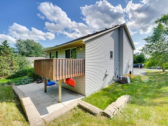 2nd image of 1251 Edgehill Ct
