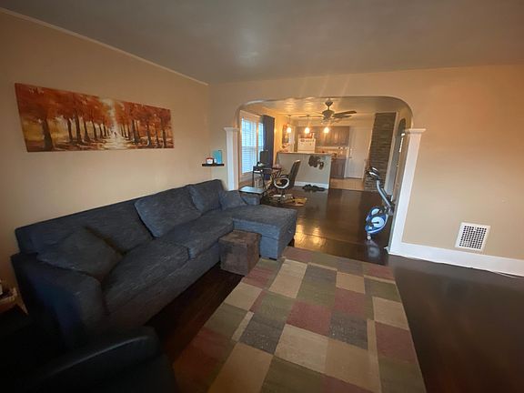 3rd image of 21 Avery Ave