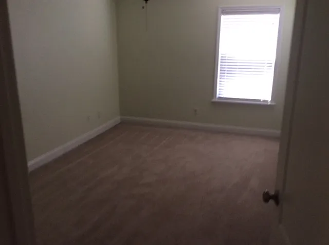 1002 Silver Lake Ct — Photo 9