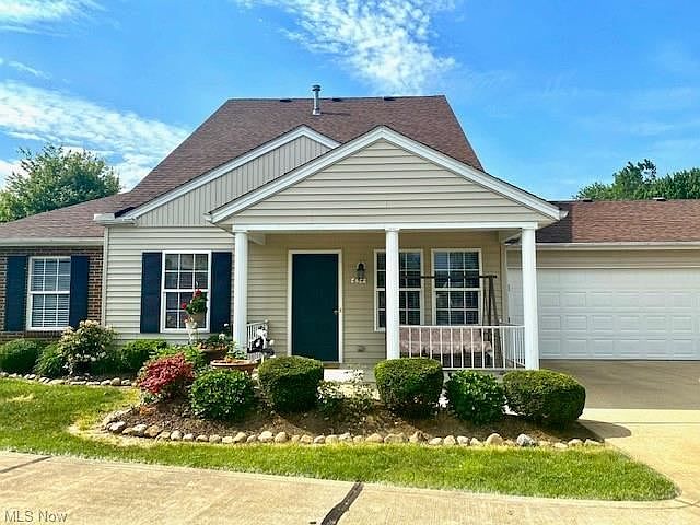 1st image of 654 N Creek Dr #654