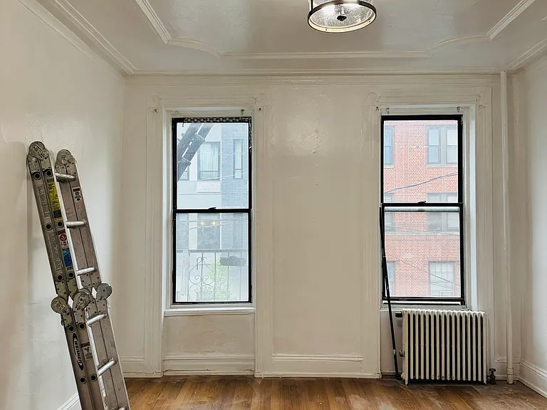 88 Jordan Ave — Photo 1