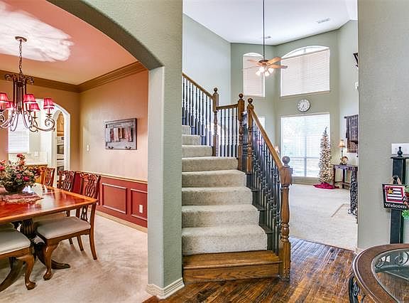 4th image of 2319 Regina Dr