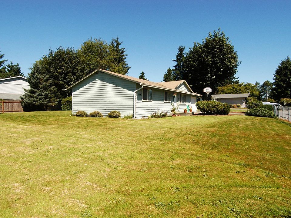 Rambler with a large, fully-fenced yard.