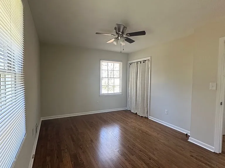 51 Lawanna Dr — Photo 26